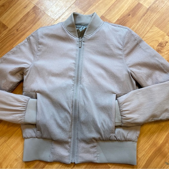 Lululemon Non-Stop Bomber *reversible! - Picture 4 of 8